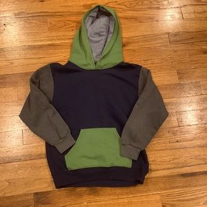 Kids size 8 hooded sweatshirt with pockets. Adorable on!